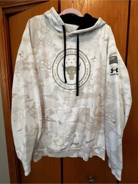 Under Armour Beige and Cream Camo Hoodie with Seal Emblem XXL